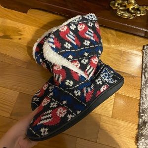 Vera Bradley fuzzy boot slippers